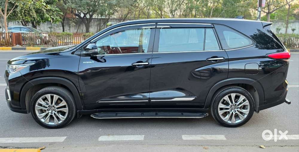 Toyota Innova Hycross 2.0 Zx (o) Hybrid 7 Str, 2024, Petrol