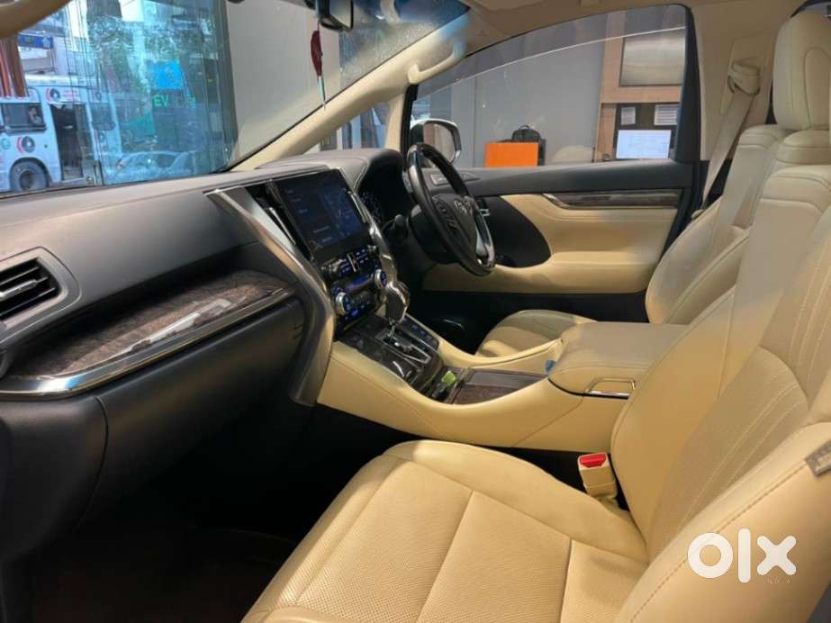 Toyota Vellfire 2.5 Hybrid, 2023, Petrol