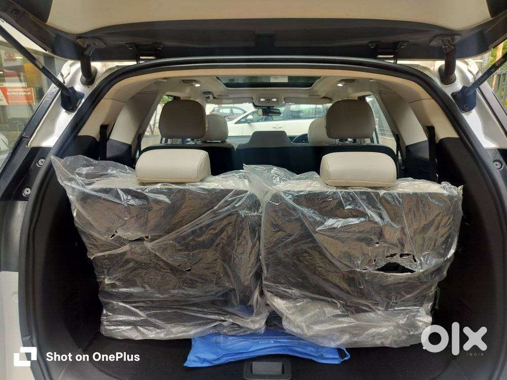Mahindra Xuv700 2.2 Ax 7 Diesel At Luxury Pack Str, 2023, Diesel