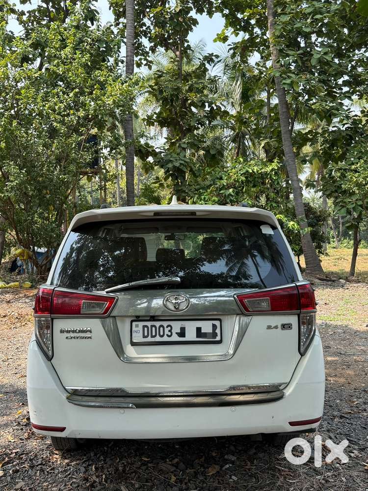 Toyota Innova Crysta 2016