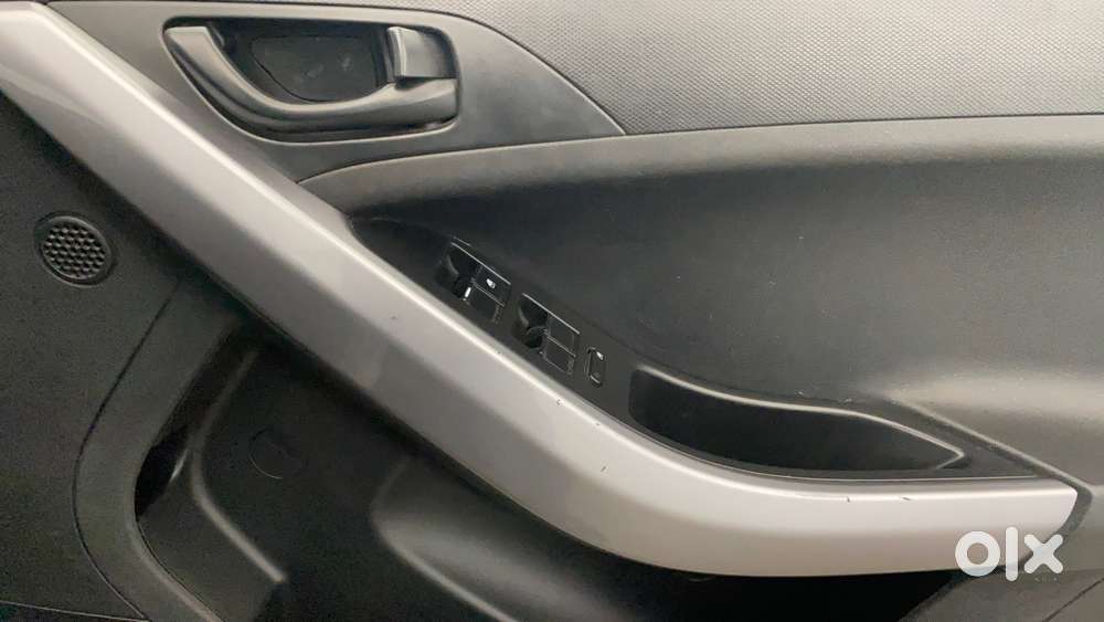 Tata Nexon 1.5 Revotorq Xma Amt (s), 2021, Petrol