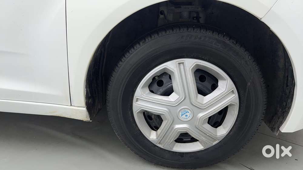 Tata Altroz 1.2 Xe, 2021, Petrol