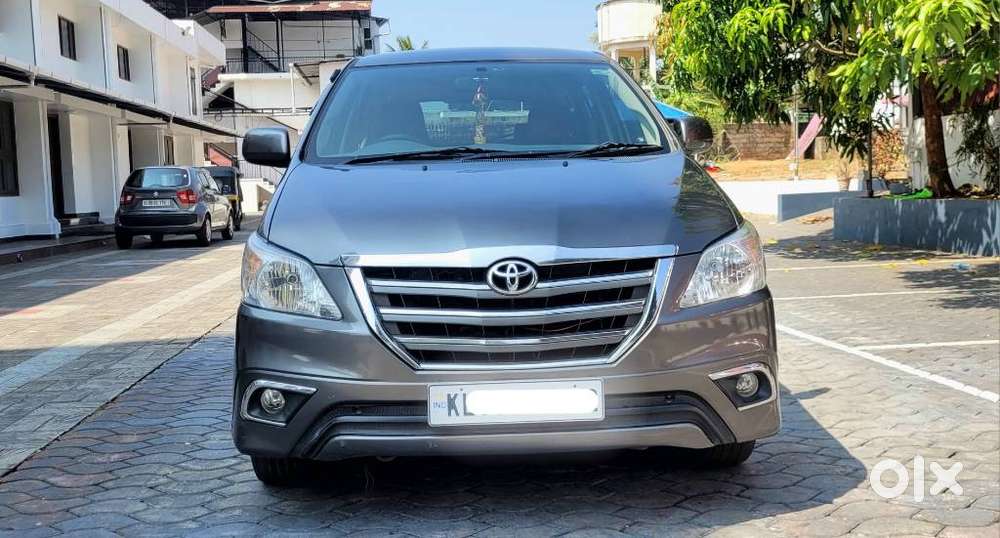 Toyota Innova 2.5 G (diesel) 8 Seater Bs Iv, 2015, Diesel