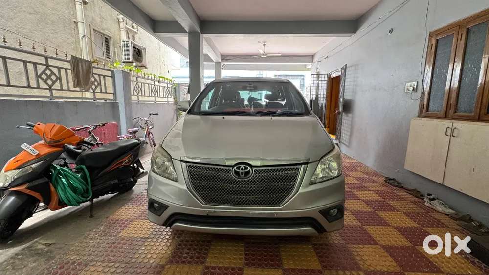 Toyota Innova 2.5 V 2012