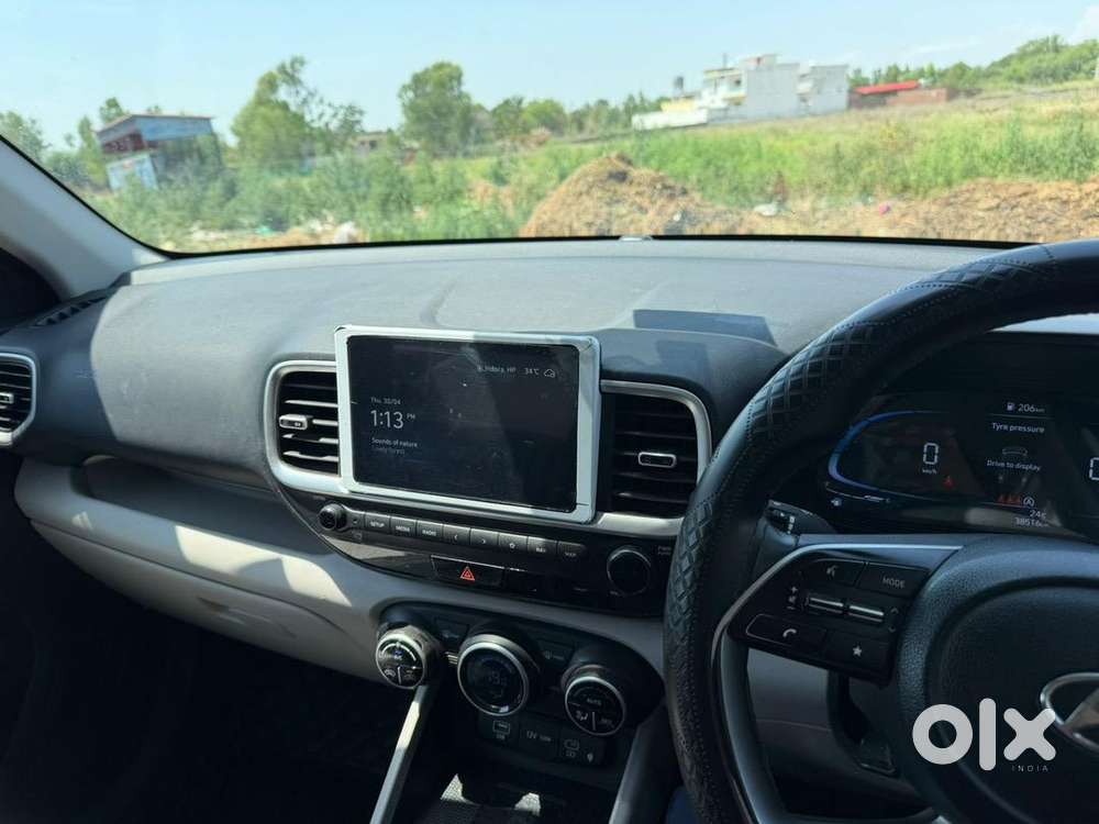 Hyundai Venue 2024 Petrol 40000 Km Driven