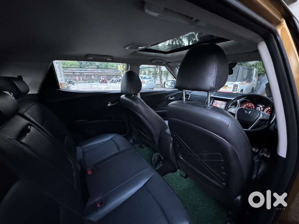 Mahindra Xuv300 W8 Option Dual Tone, 2023, Petrol