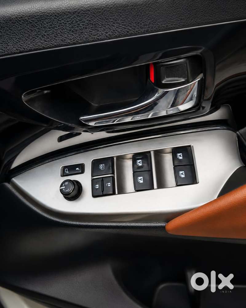 Toyota Innova Crysta 2.8 Zx At 7 Seater, 2018, Diesel