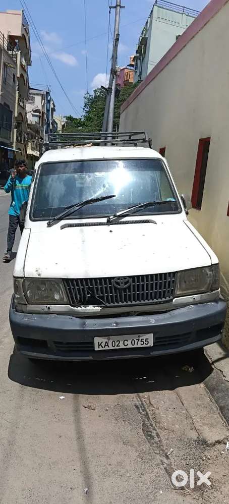 Toyota Qualis 2004