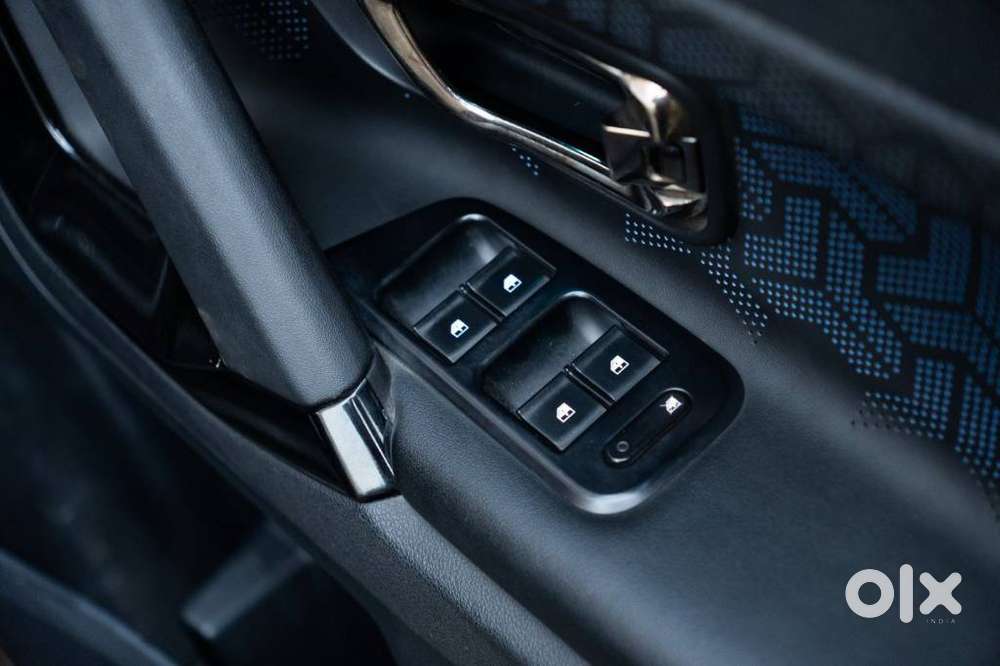 Tata Safari 2.0 Xz Plus Dark Edition, 2023, Diesel