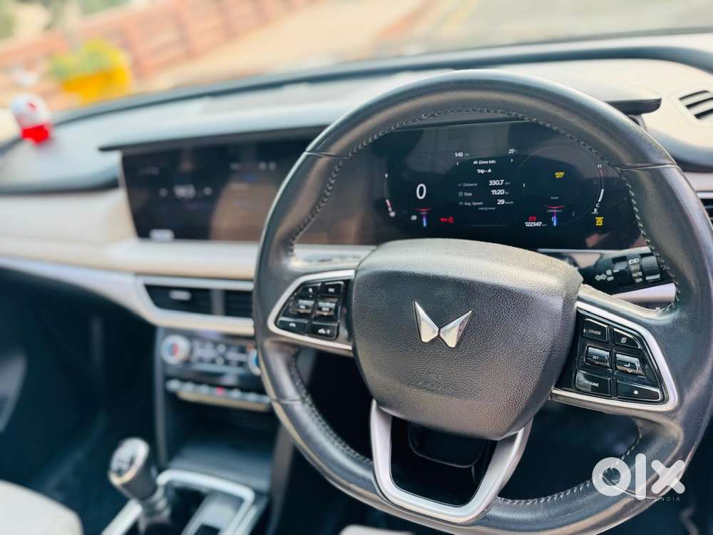 Mahindra Xuv700 2.2 Ax 7 Diesel Mt Str, 2023, Diesel