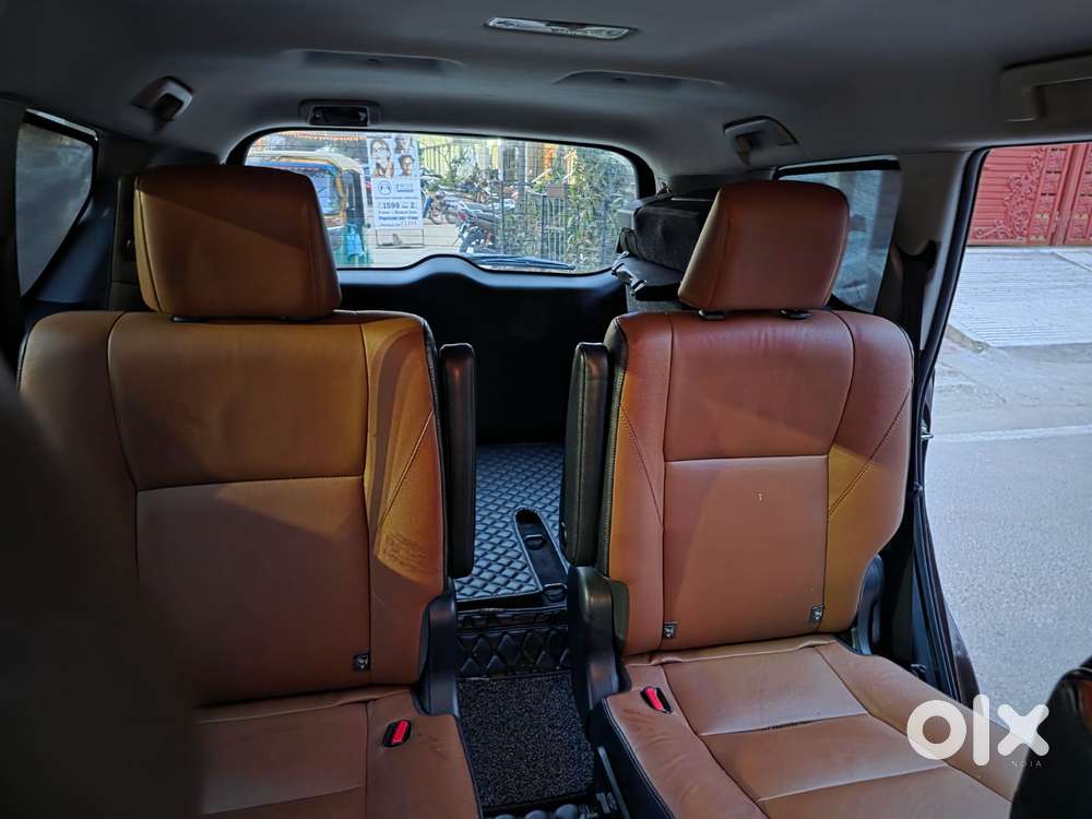 Toyota Innova Crysta 2.8z Automatic, 2017