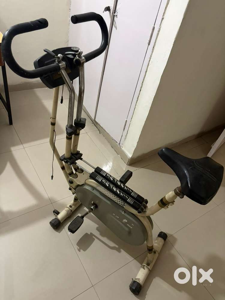 Sharpfit dual-action exercise bike