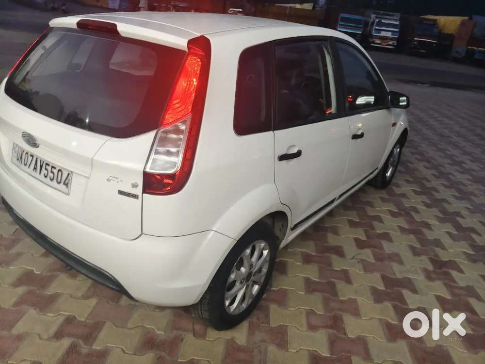 1st Owner. Alloys. 27 Kmpl Mileage 2013 Model Chilled Ac