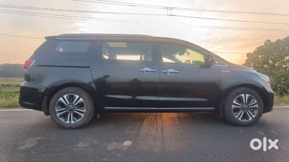 Kia Carnival Limousine Plus 7-seater Diesel  Single Owner