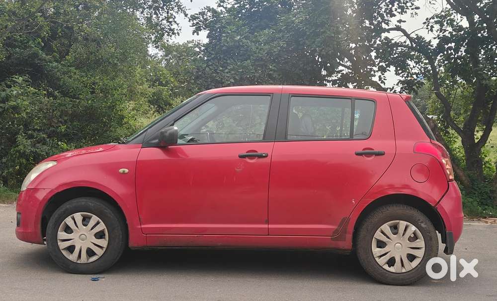 Maruti Suzuki Swift Vxi Bsiv, 2011, Petrol