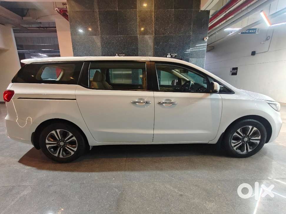 Kia Carnival Premium, 2021, Diesel