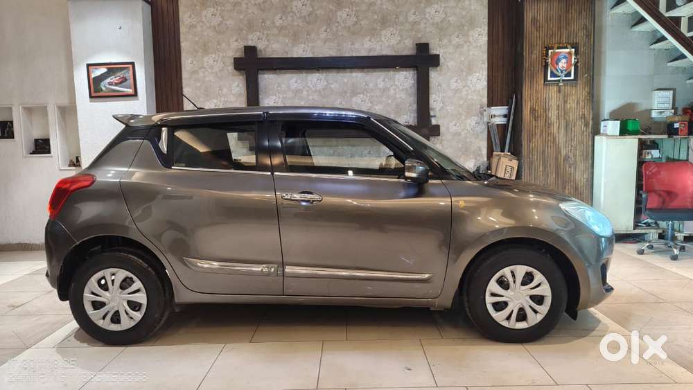 Maruti Suzuki Swift Vxi + Manual, 2022, Petrol