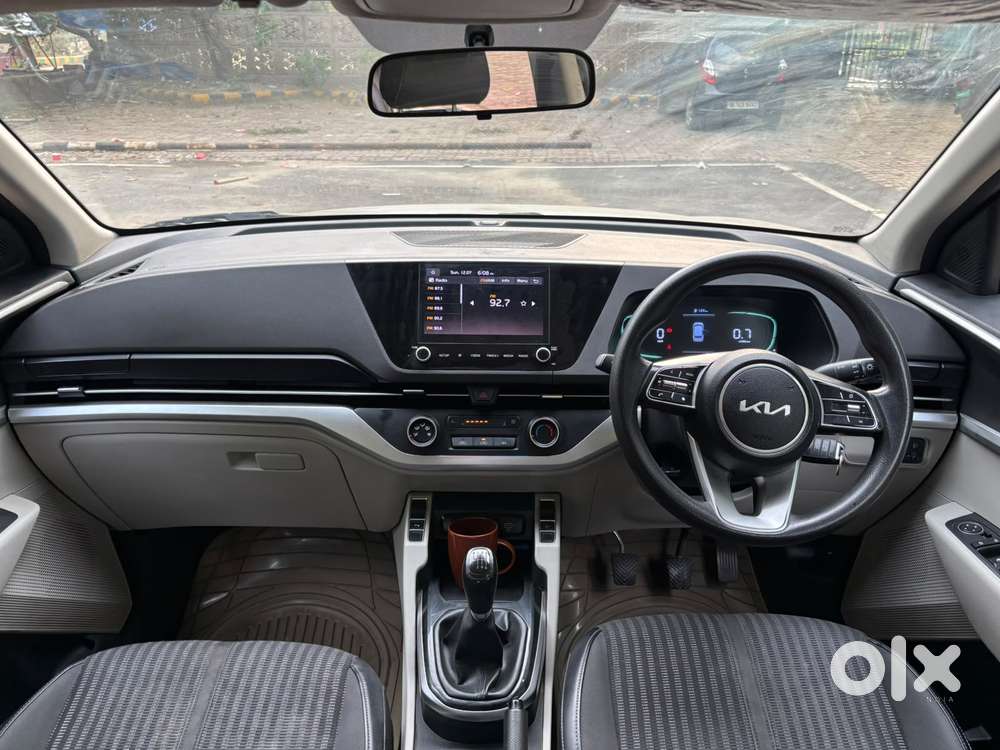 Kia Carens 1.4 Premium Turbo 7 Str, 2022, Petrol