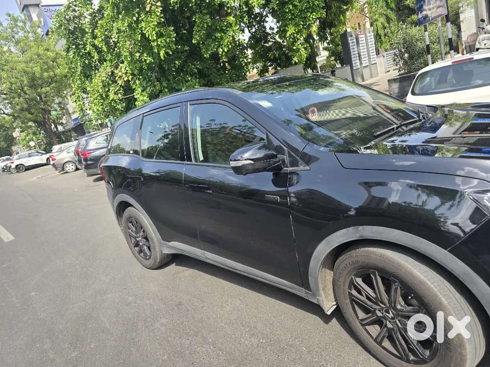 Mahindra Xuv700 2025 Diesel 9127 Km Driven