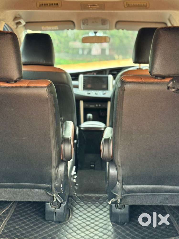 Toyota Innova Crysta [2020-ongoing] 2.4 Gx At 7 Str, 2017, Diesel