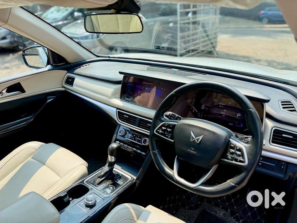 Mahindra Xuv700 2.2 Ax 7 Diesel At Str, 2022, Diesel