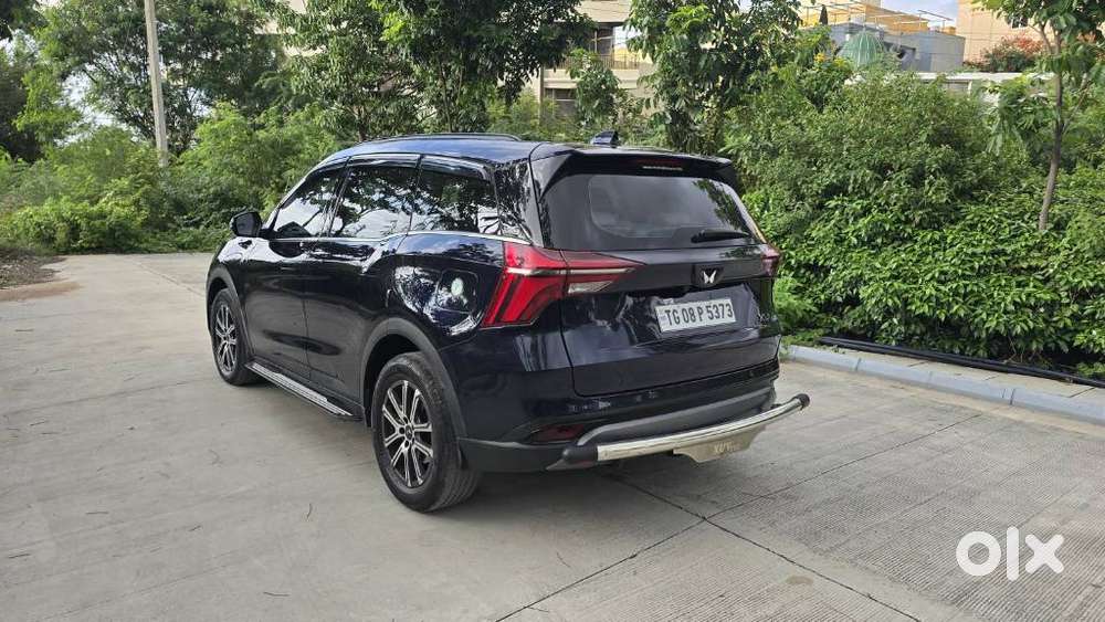 Mahindra Xuv700 2.0 Ax 7 Petrol Mt Str, 2024, Petrol