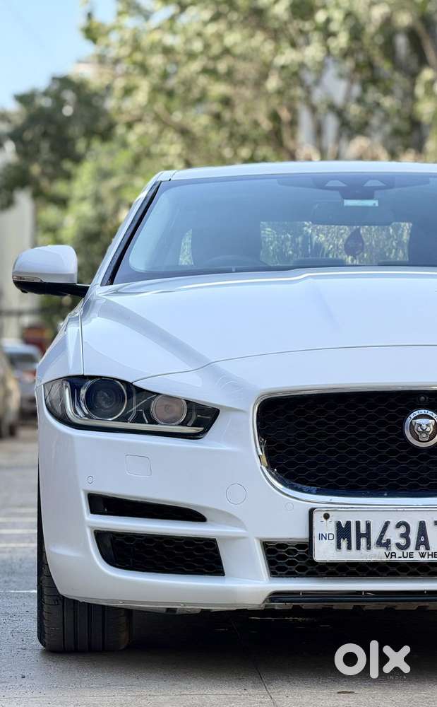 Jaguar Xe Portfolio, 2017, Petrol