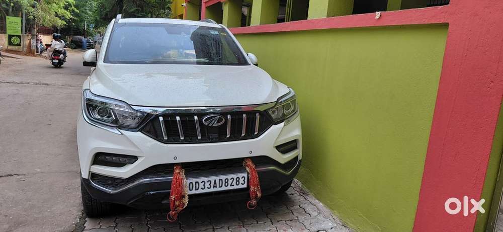 Mahindra Alturas G4 Petrol 2021