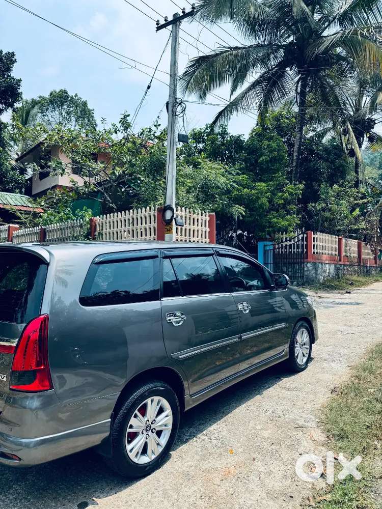 Toyota Innova 2012 Diesel Well Maintained