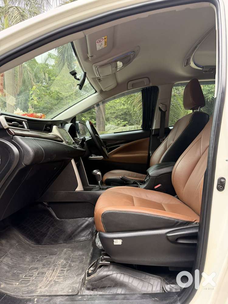 Toyota Innova Crysta 2.8 Zx At 7 Seater, 2022, Diesel