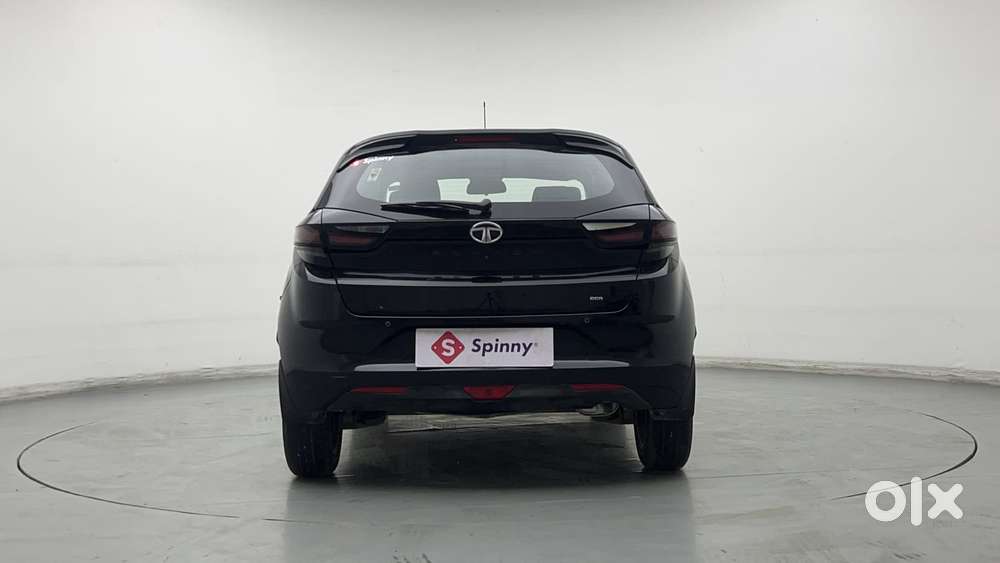 Tata Altroz 1.2 Xza Plus Dark Edition Dct, 2022, Petrol