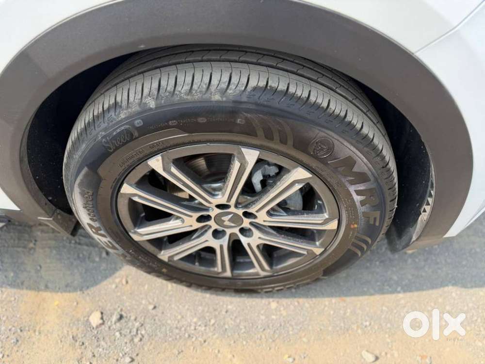 Mahindra Xuv700 2.2 Ax 7 Diesel At Luxury Pack Str Awd, 2022, Diesel