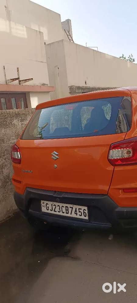 ઓન્લી લેડીઝ ડ્રાઇવર કાર