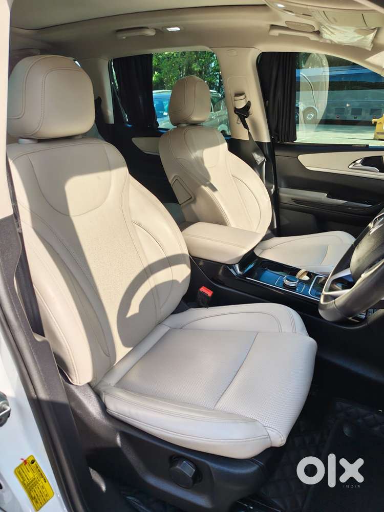 Mahindra Xuv700 Ax7l 6 Str At, 2023, Diesel