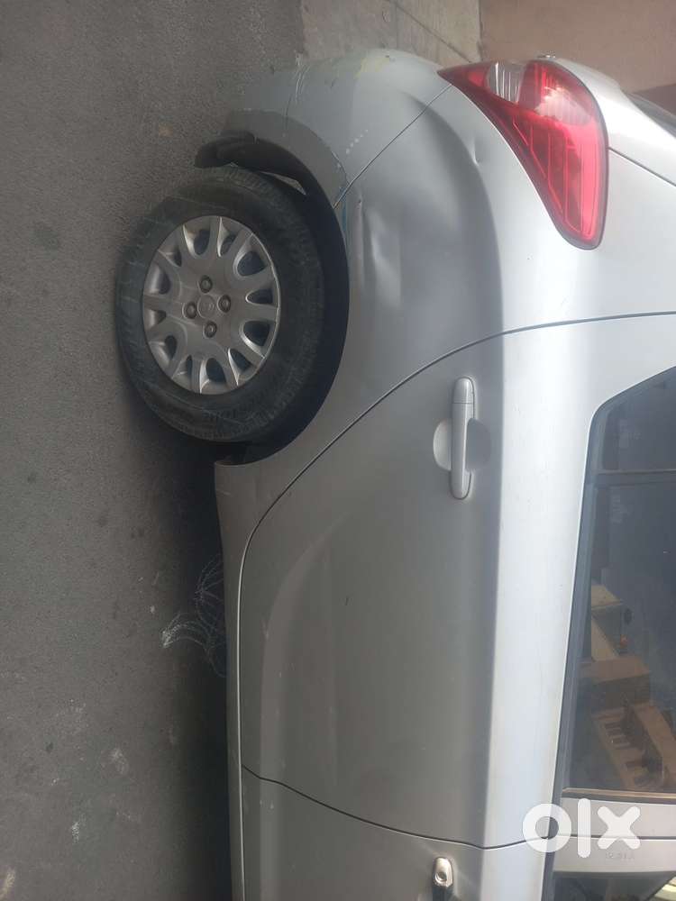 Hyundai I20 Magna 1.2 Mt, 2011, Petrol