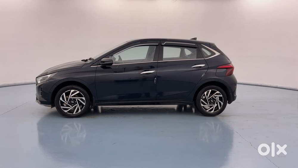 Hyundai I20 Asta (o) 1.2 Mt, 2023, Petrol