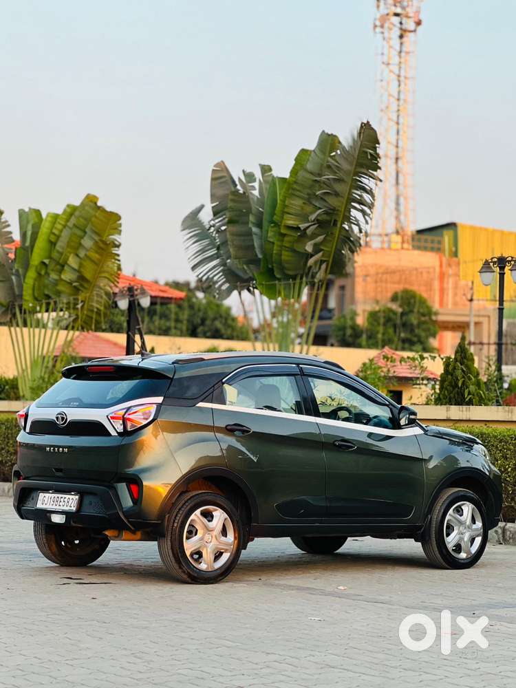 Tata Nexon, 2022, Petrol