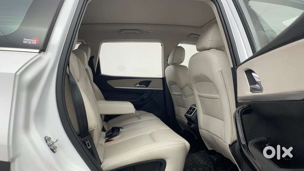 Mahindra Xuv700 2.0 Ax 7 Petrol At Luxury Pack Str, 2022, Petrol