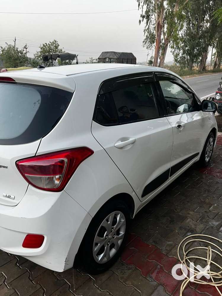 Hyundai 2016 Manual Petrol Car