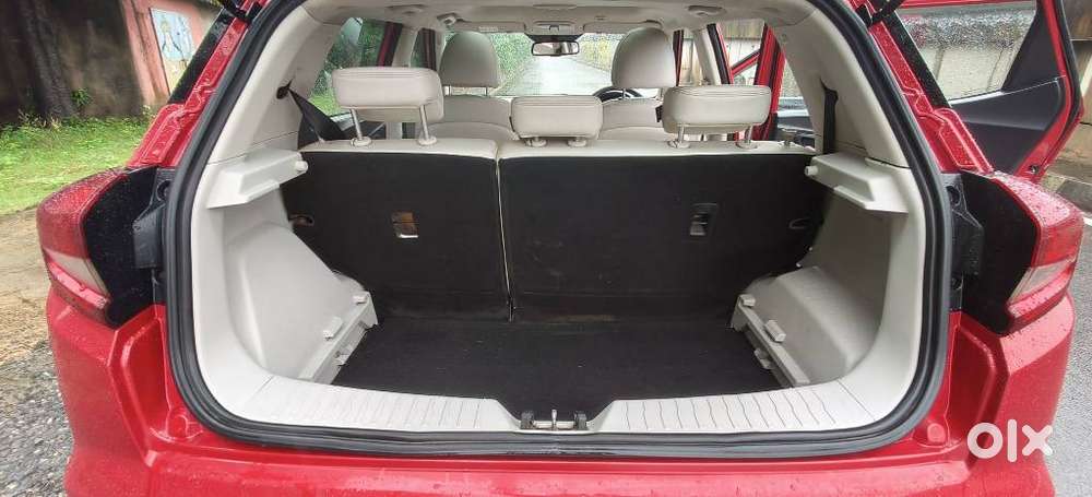 Mahindra Xuv300 W8 Option Dual Tone, 2021, Petrol