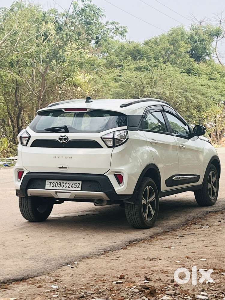 Tata Nexon, 2023, Petrol