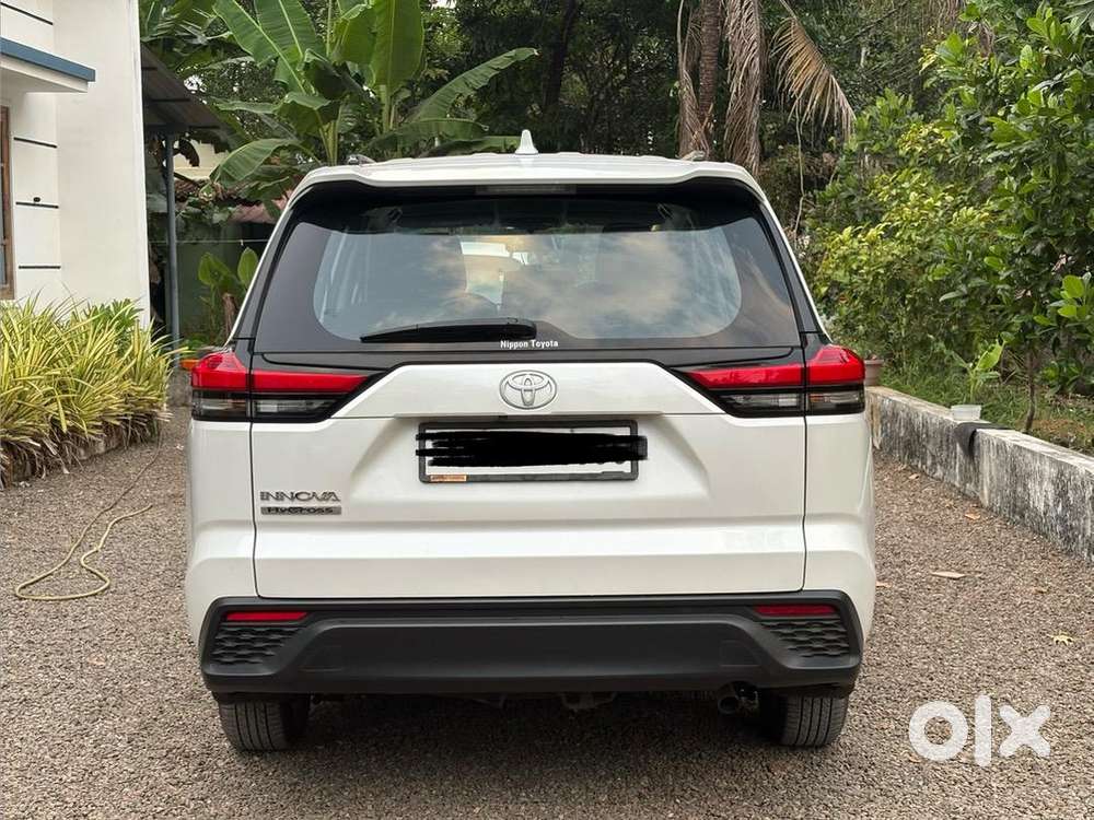 Toyota Innova Hycross 2023 Petrol Good Condition