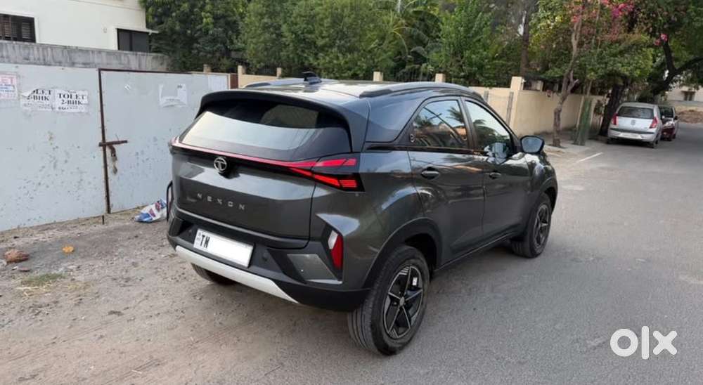 2023 Tata Nexon Petrol Manual