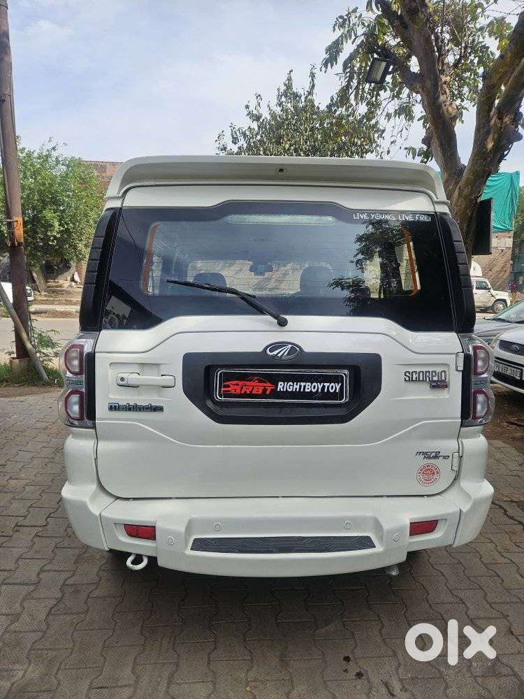 Mahindra Scorpio S10, 2015, Diesel