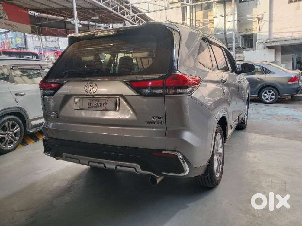 Toyota Innova Hycross 2.0 Vx Hybrid 8 Str, 2023, Petrol