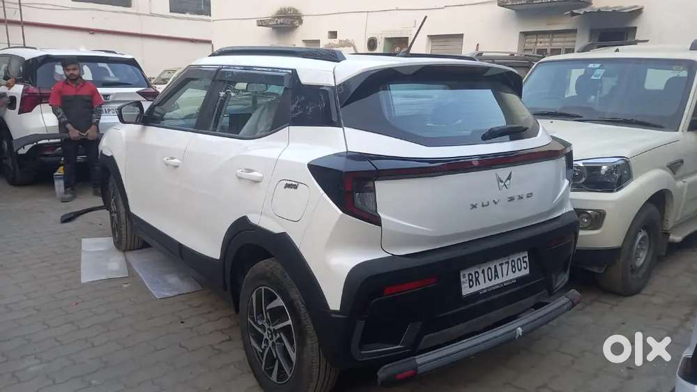 Mahindra Xuv 3xo 2025 Petrol 2500 Km Driven