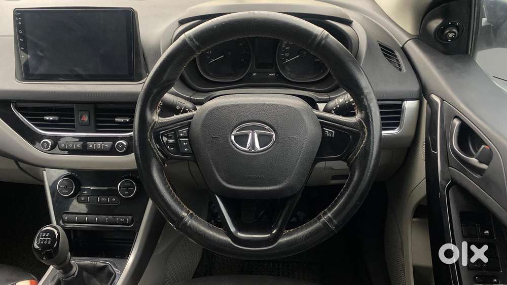 Tata Nexon 1.2 Revotron Xt, 2018, Petrol