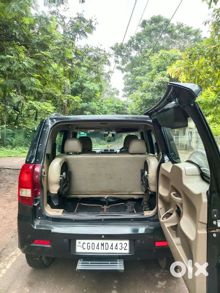 Mahindra Tuv 300 T10 Amt (automatic), 2018, Diesel