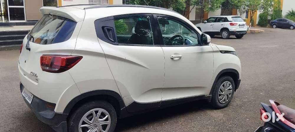 Mahindra Kuv 100 (2016)