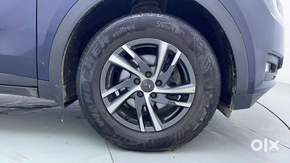 Mahindra Xuv700 2.2 Ax 5 Diesel Mt 7 Str, 2022, Diesel